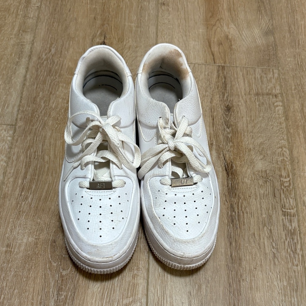 Nike Womens 8 Air Force 1s